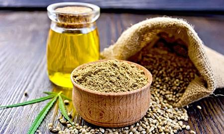 Mit Cannabis angereichertes Olivenöl
