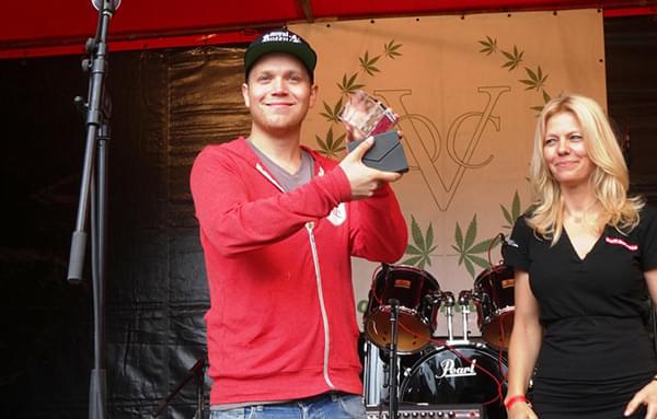 High Life Cup winner Royal Queen Seeds Shining Silver Haze High Life Cup winner Royal Queen Seeds Shining Silver Haze