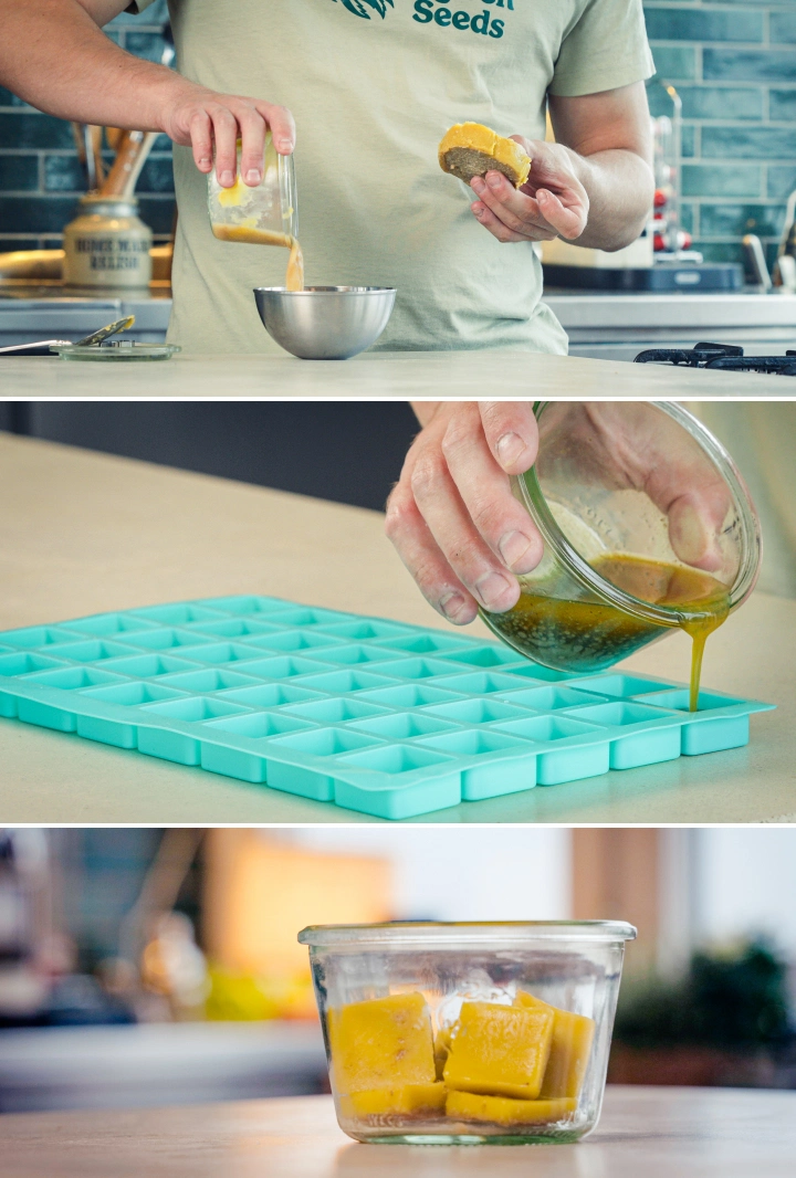 Cannabutter wird zum Portionieren in Silikonformen gegossen, mit fertigen Butterwürfeln in einem Glasbehälter nach dem Trennen der Butter vom Wasser