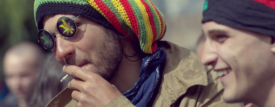 Wählen Sie Cannabis eher Alkohol ungesunde aggressive Verhalten süchtig Alkoholismus