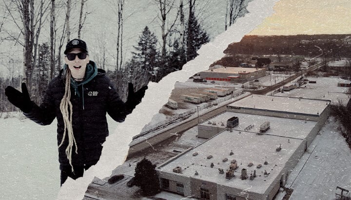 CRIC Labs Cannabis Anbau im Kanadischen Winter Führer Eine Illustration von Max, der sich CRIC Labs in einem verschneiten kanadischen Winter nähert, im Kontrast zu einem hochmodernen indoor Anbauraum mit Cannabis-Hybriden, fortschrittlicher Beleuchtung und Klimakontrolle, auf einem grünen Hintergrund.