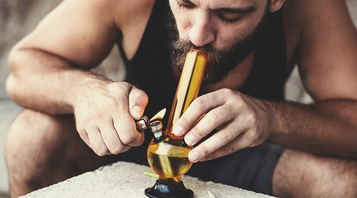 Die Bong Richtig Rauchen Die Bong Richtig Rauchen