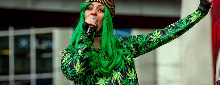 Mainstream Couture Stoff Cannabis Geschäft