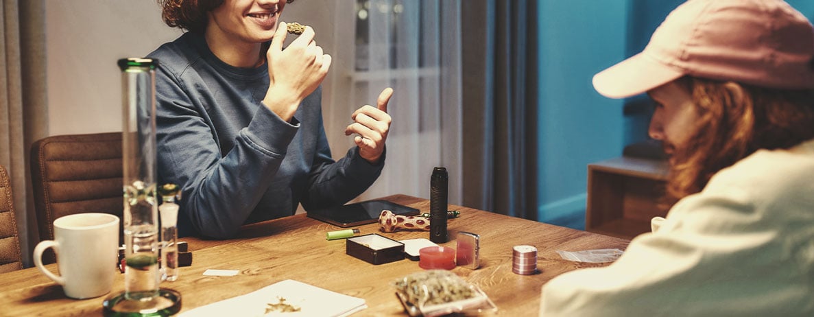 Wie man Weed wirklich verkostet – Schritt für Schritt Wie man Weed wirklich verkostet – Schritt für Schritt