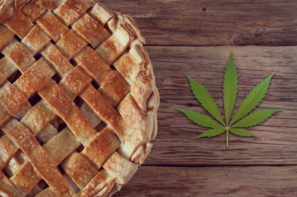 Wie Man Mit Cannabis Versetzten Amerikanischen Apfelkuchen Macht 