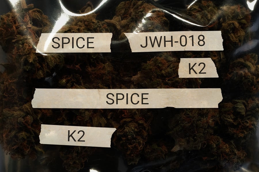 Synthetische Cannabinoide: Die Gefähren von K2 und Spice