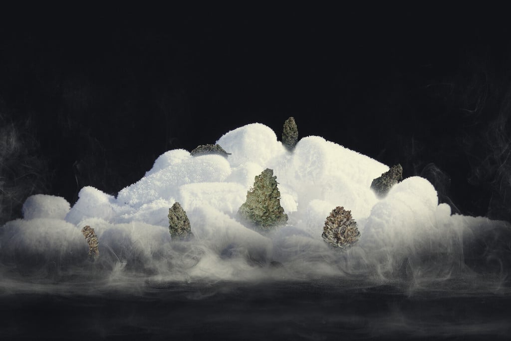 Wie man zu Hause Trockeneis-Hasch herstellt